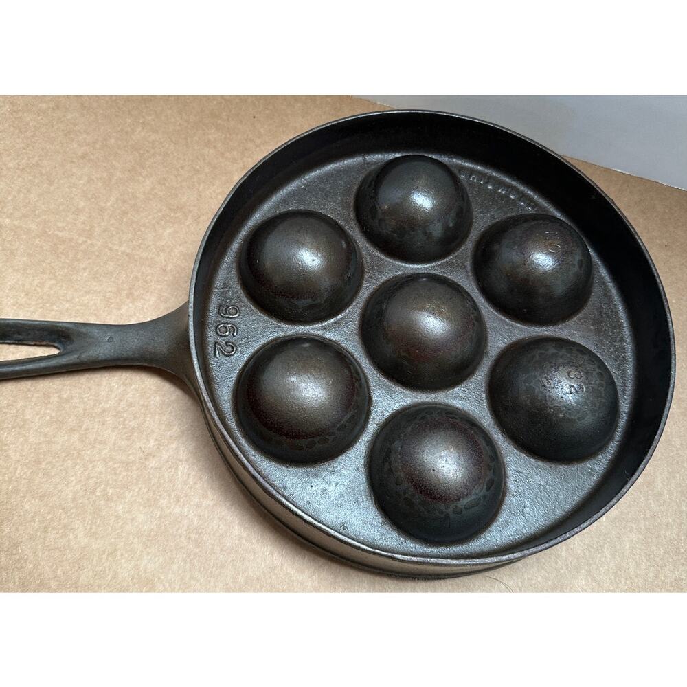 Griswold Aebleskiver Cast Iron Pan No. 962 / No. 32